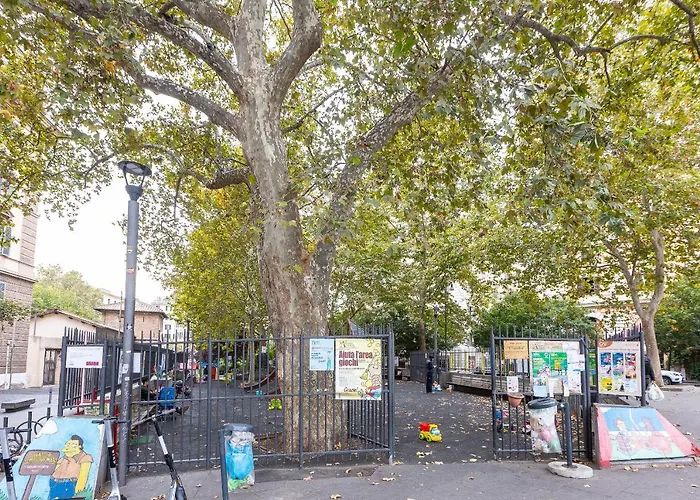 Lovely New Home, Piazza San Cosimato! Appartement Rome